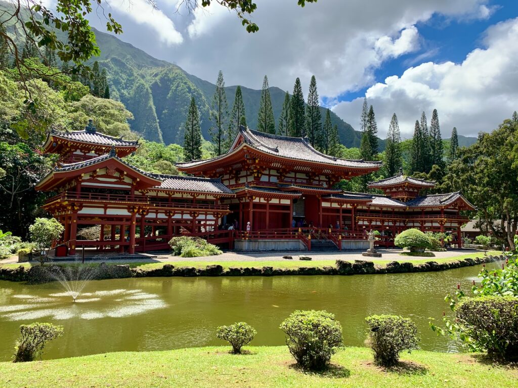 Byodo-In Temple na úpatí Ko'olau Mountains